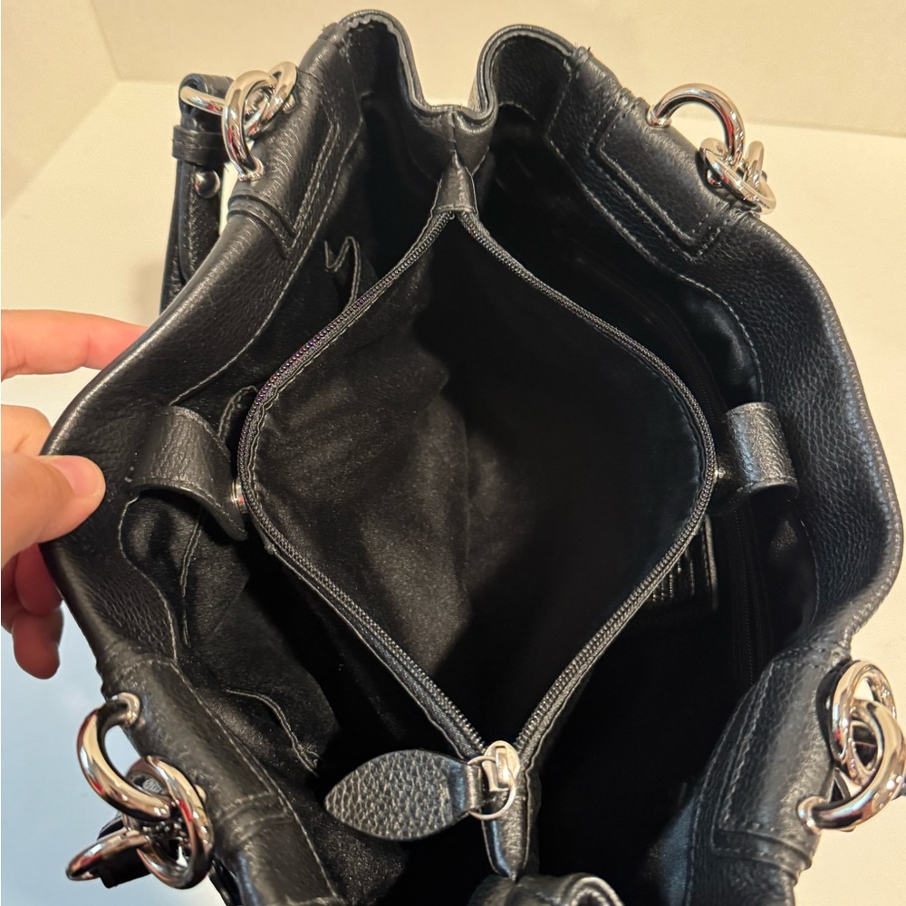Coach Black Leather Women's Bag - Picture 3 of 6